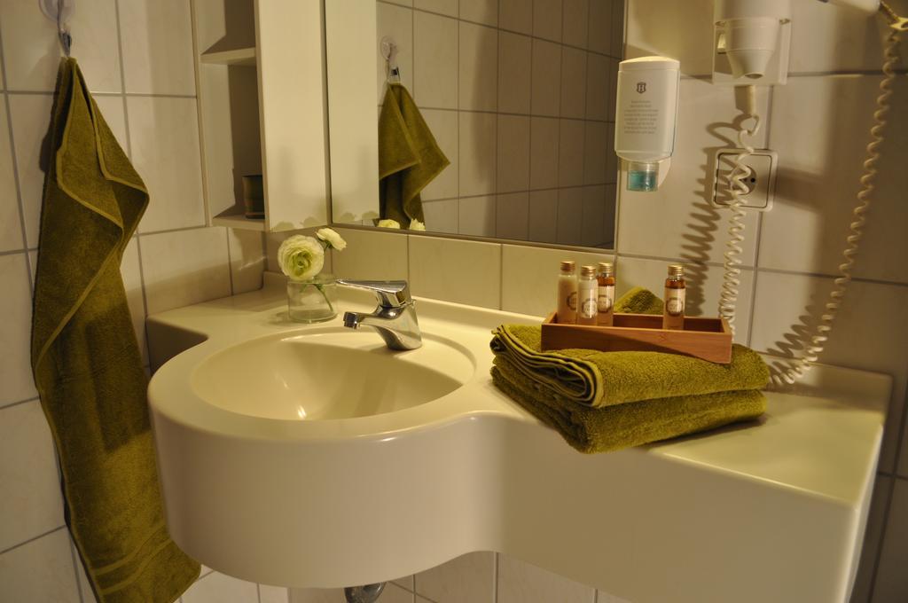 Landhotel Gillenfelder Hof Экстерьер фото